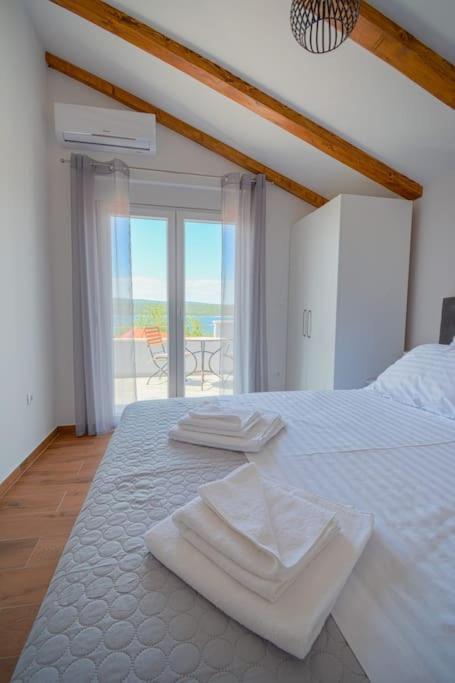 Villa With Amazing View And A Private Pool, Susnjar 1 Krusevo  Экстерьер фото